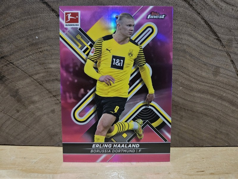 2021-22 Topps Finest Bundesliga Erling Haaland Pink Refractor /300 RARE
