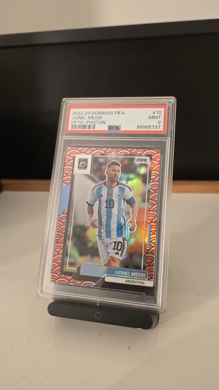 PSA 9: 2022-23 Panini Donruss FIFA Optic Photon #10 - Lionel Messi SSP view 2
