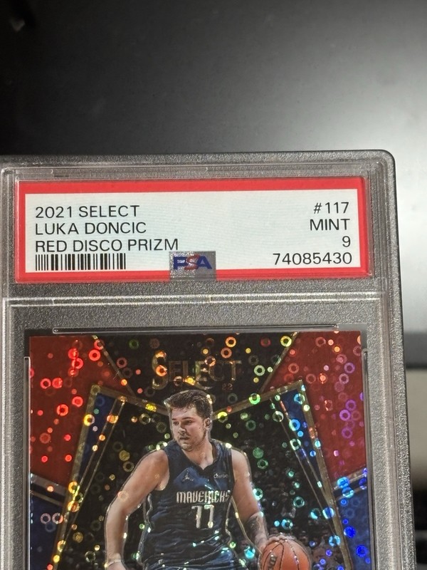 2021-22 Panini Select Luka Doncic Red Disco Psa 9 40/49 view 2