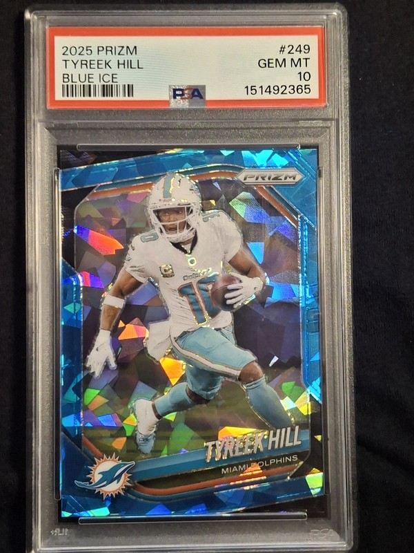 Tyreek Hill 2025 Prizm Blue Cracked Ice Psa 10 Pop 1