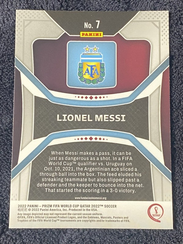 2022 Prizm World Cup Lionel Messi #7 Argentina view 2