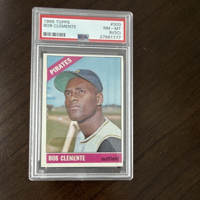 Topps 1966 Bob Clemente #300 PSA 8 Baseball Card Pittsburgh Pirates Base Set