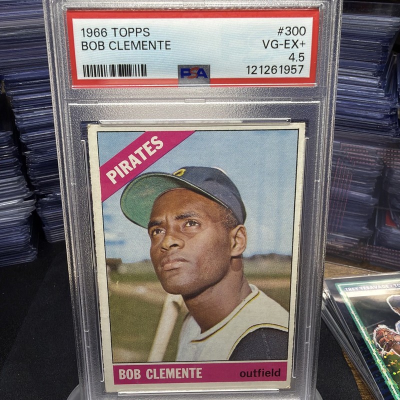 1966 Topps - Roberto Clemente #300 Called Bob on Card view 1