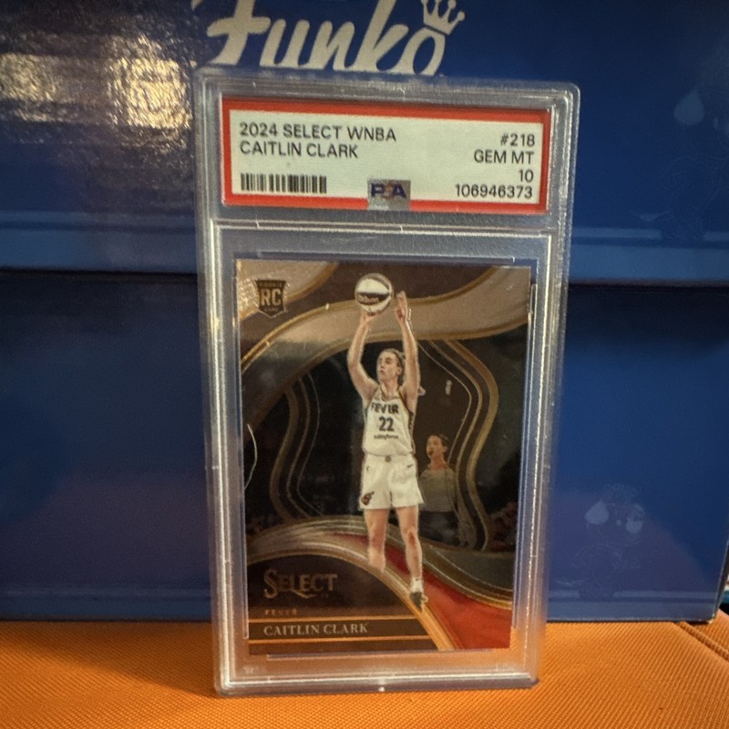 Panini 2024 Select WNBA Caitlin Clark Courtside RC #218 PSA 10 Fever