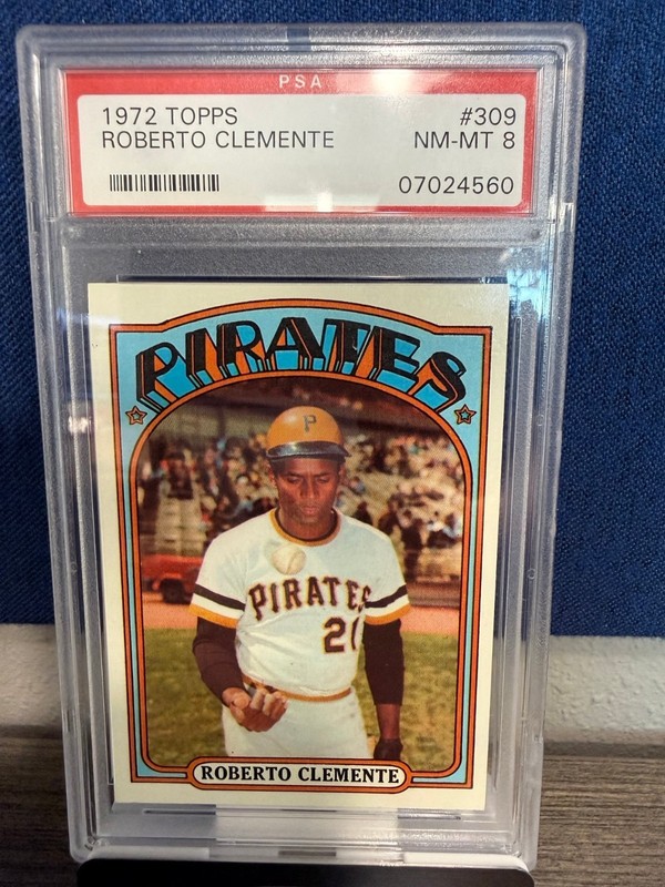 1972 Topps 309 Roberto Clemente PSA 8