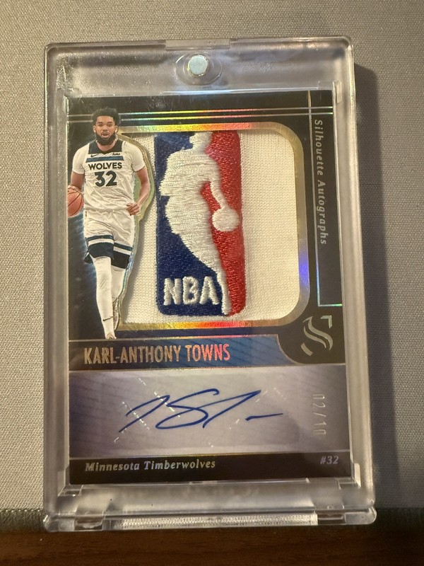 2024 Panini Silhouette Karl Anthony Towns Holo Gold NBA Logoman Patch Auto /10 