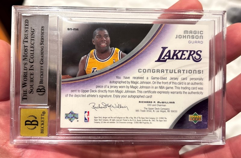 MAGIC JOHNSON 2005-06 Significant Numbers UPPER DECK SP Game-Used AUTO Patch /32 view 2