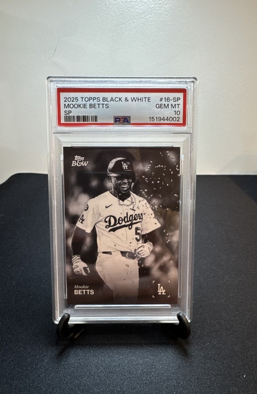 Mookie Betts 2025 Topps Black & White #16-SP Sp Image Variation PSA 10