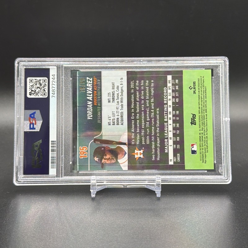 2022 Stadium Club Chrome Yordan Alvarez #195 Green Refractor /99 - PSA 10 view 2