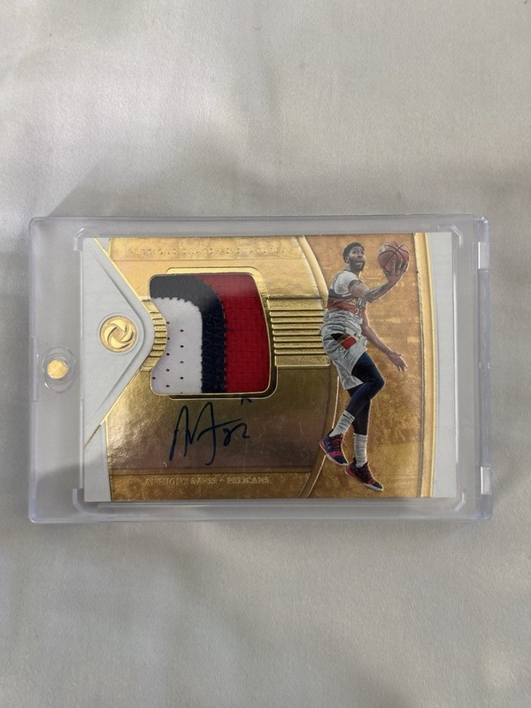 2018-19 Panini Opulence Anthony Davis Golden GW Patch Auto Holo Gold #/25