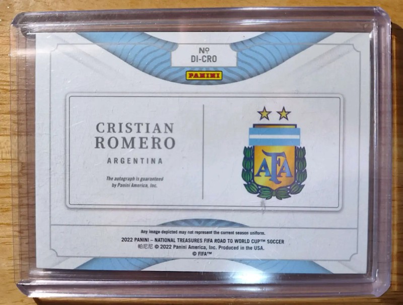 2022 National Treasures World Cup Cristian Romero Definitive Ink Auto 25/82 NK22 view 2
