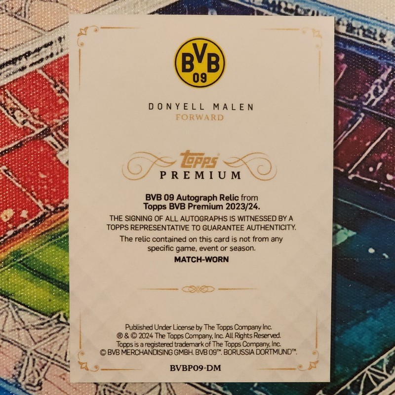 2023-24 Topps Premium BVB Donyell Malen On Card Match Worn Patch Auto Black /10 view 2