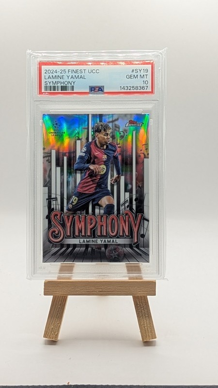 2024-25 Topps Finest UCC Lamine Yamal Symphony Refractor PSA 10