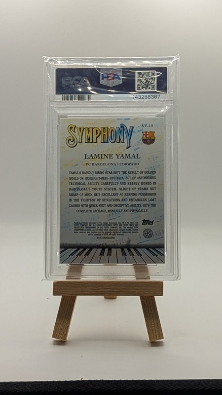 2024-25 Topps Finest UCC Lamine Yamal Symphony Refractor PSA 10 view 2