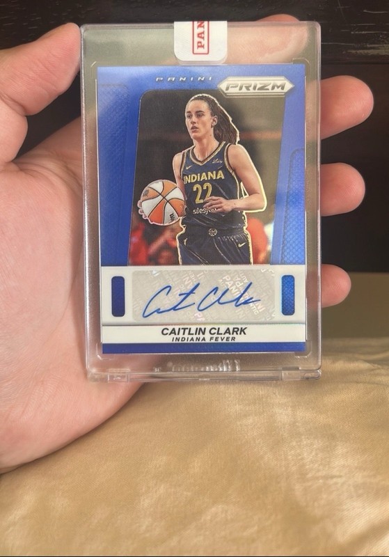Caitlin Clark Auto /75 2025 Panini Prizm Throwback Signatures Blue Auto #12/75