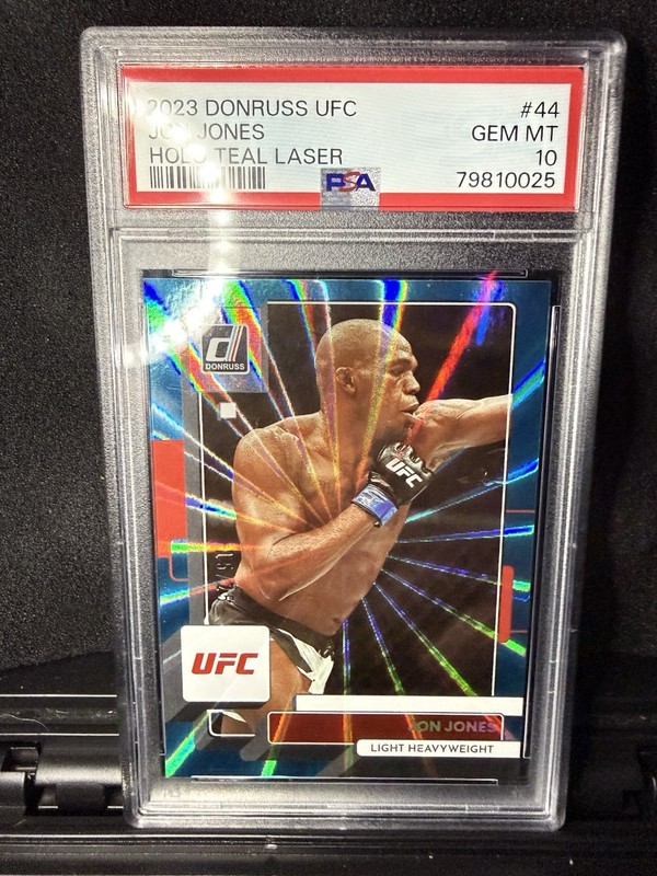 2023 Donruss UFC Jon Jones #44 Holo Teal Laser /25 