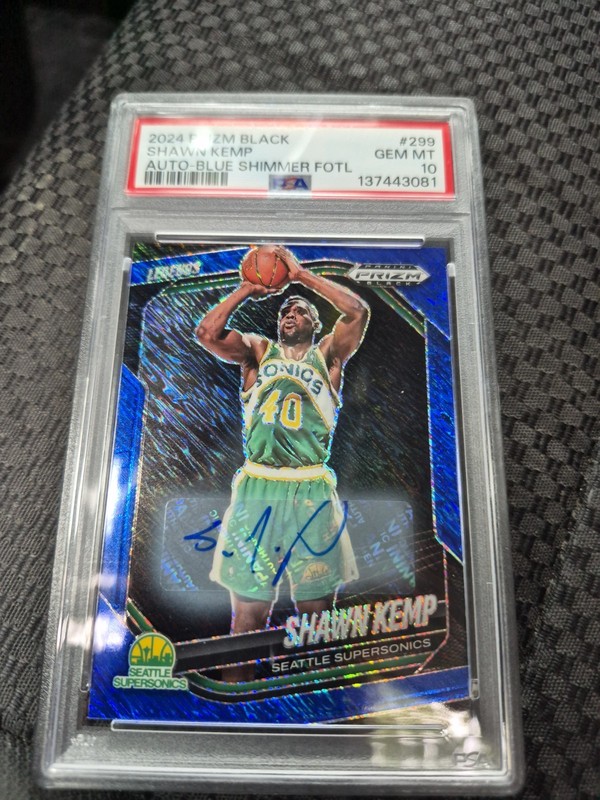 2024-25 Prizm Black Legends Shawn Kemp Auto Blue Shimmer /25 FOTL PSA 10 view 1