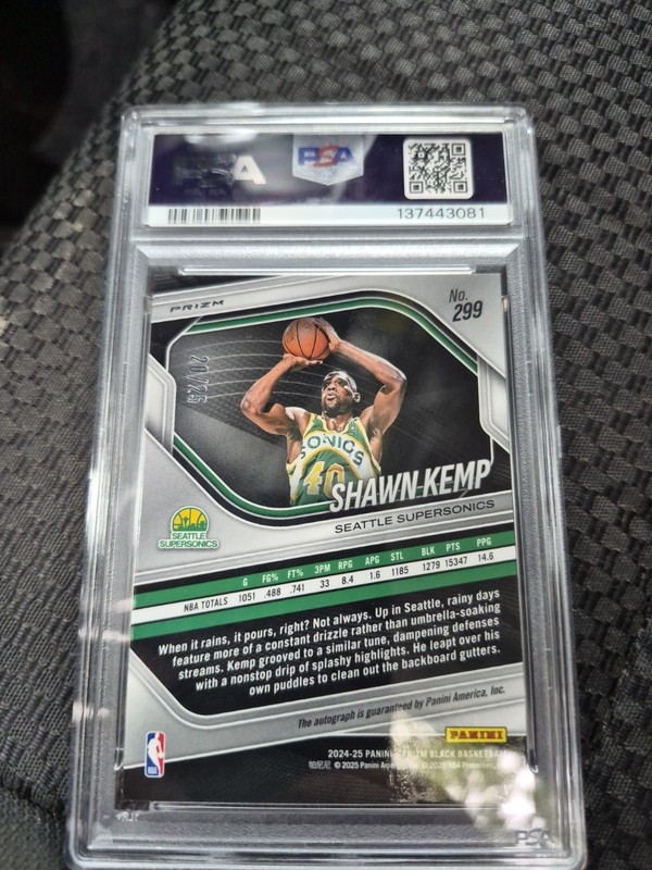 2024-25 Prizm Black Legends Shawn Kemp Auto Blue Shimmer /25 FOTL PSA 10 view 2