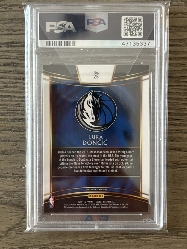 2018-19 Panini Select - Concourse Luka Dončić #25 (RC) PSA 9 view 2