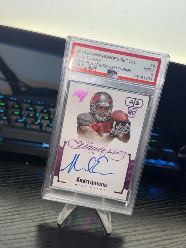 2014 Panini Flawless Mike Evans Inscriptions Auto-Pink #4 /3 PSA 9 Bucs