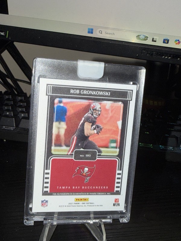 2021 Panini One Matchless Rob Gronkowski Auto #193 /10 Buccaneers view 2