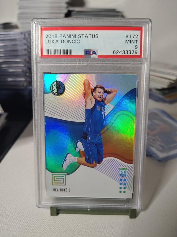 2018 Panini Status #172 Luka Doncic RC Rookie PSA 9, Dallas Mavericks, Nba
