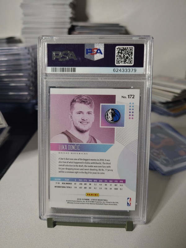 2018 Panini Status #172 Luka Doncic RC Rookie PSA 9, Dallas Mavericks, Nba view 2