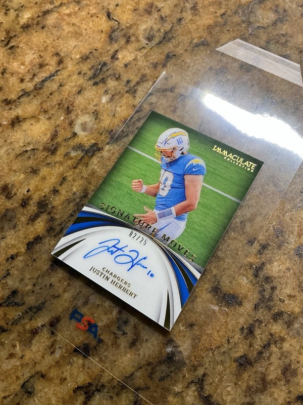 JUSTIN HERBERT 2022-23 Panini Immaculate Signature Moves ON CARD Auto #/25