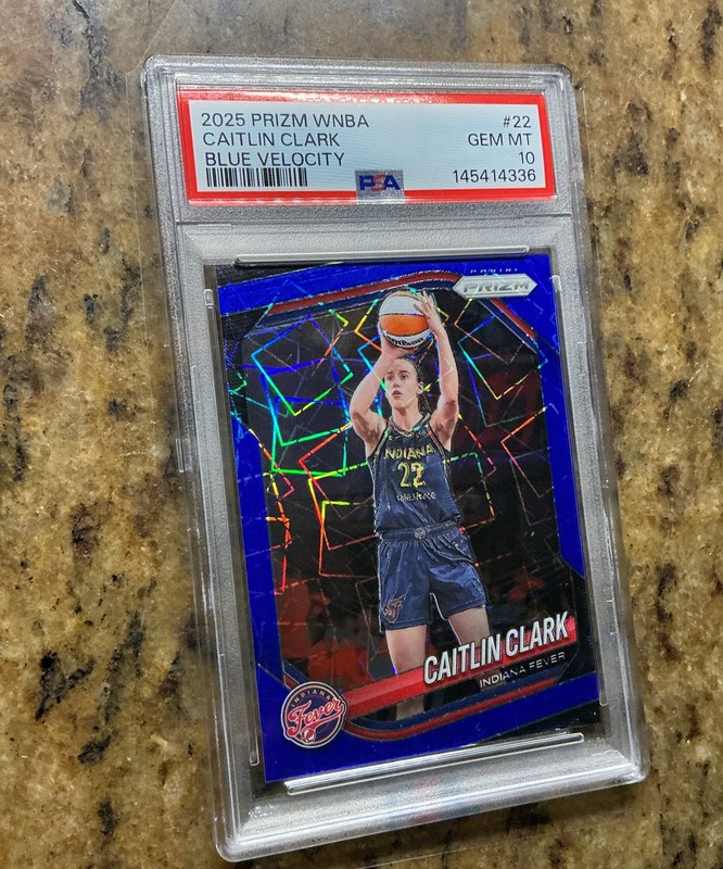 CAITLIN CLARK 2025 Panini Prizm WNBA #22 Blue Velocity non auto PSA Gem Mint 10