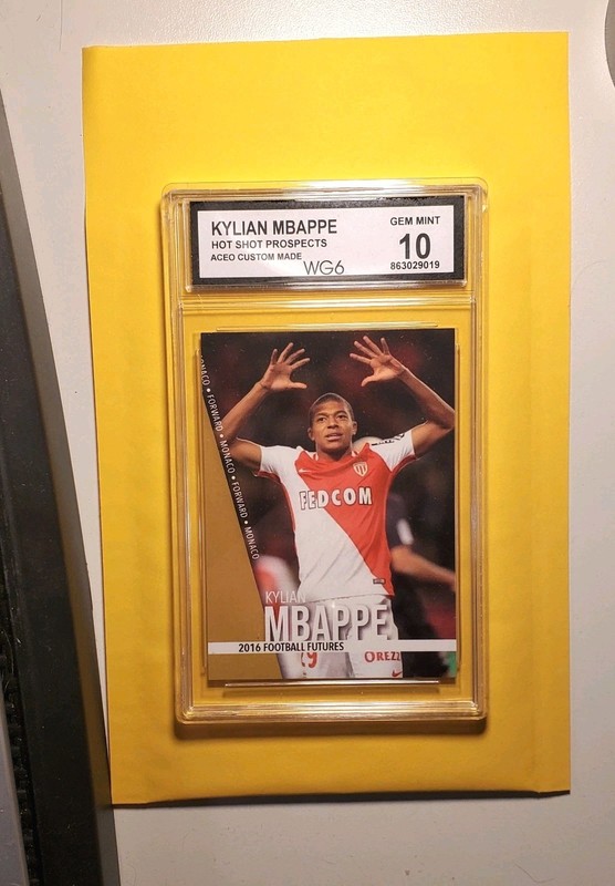 Graded Gem 💎 Mint 10 2016 Football Futures rookie KYLIAN MBAPPE