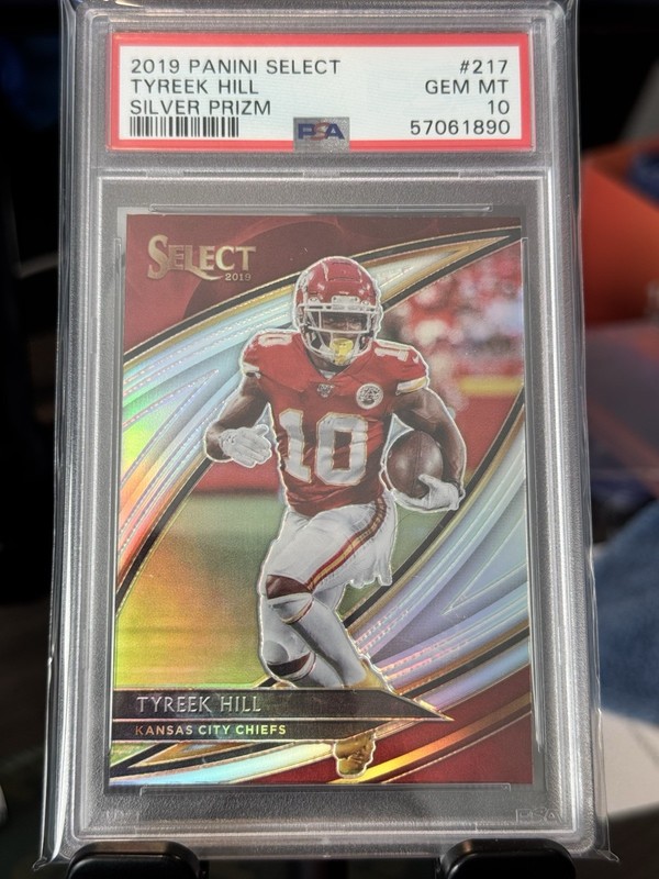2019 Tyreek Hill Panini Select Field Level Silver Prizm Card #217 PSA 10
