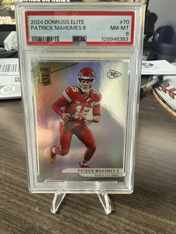 2024 PANINI DONRUSS ELITE #70 PATRICK MAHOMES II ROOKIE RC PSA 8