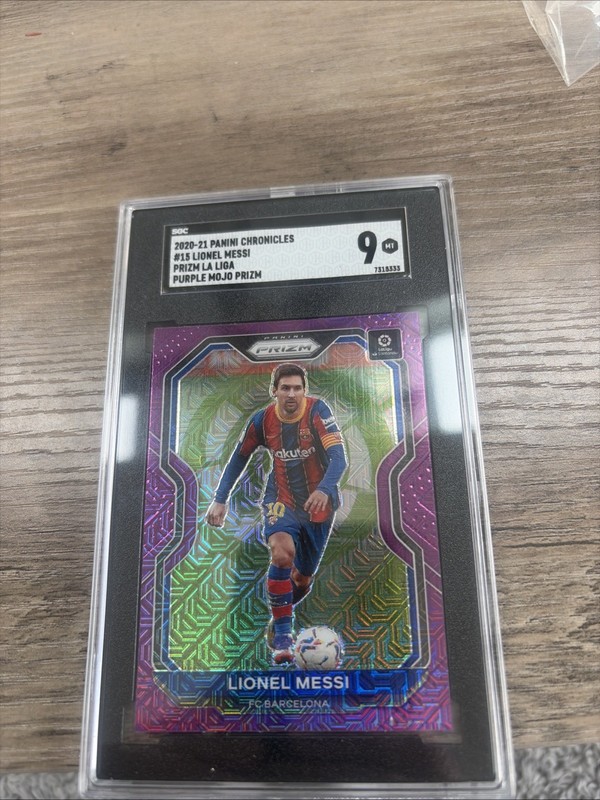2020-21 Panini Chronicles - Prizm La Liga Lionel Messi #15 Purple Mojo Prizm