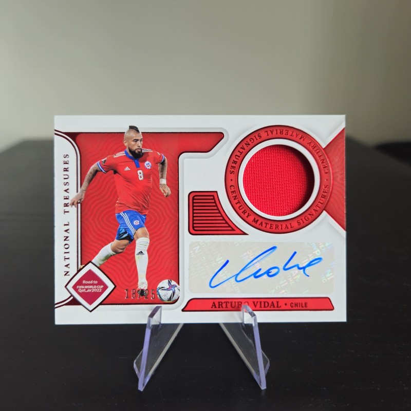 Arturo Vidal Chile Panini Immaculate National Treasure Match-Worn Patch Auto /25