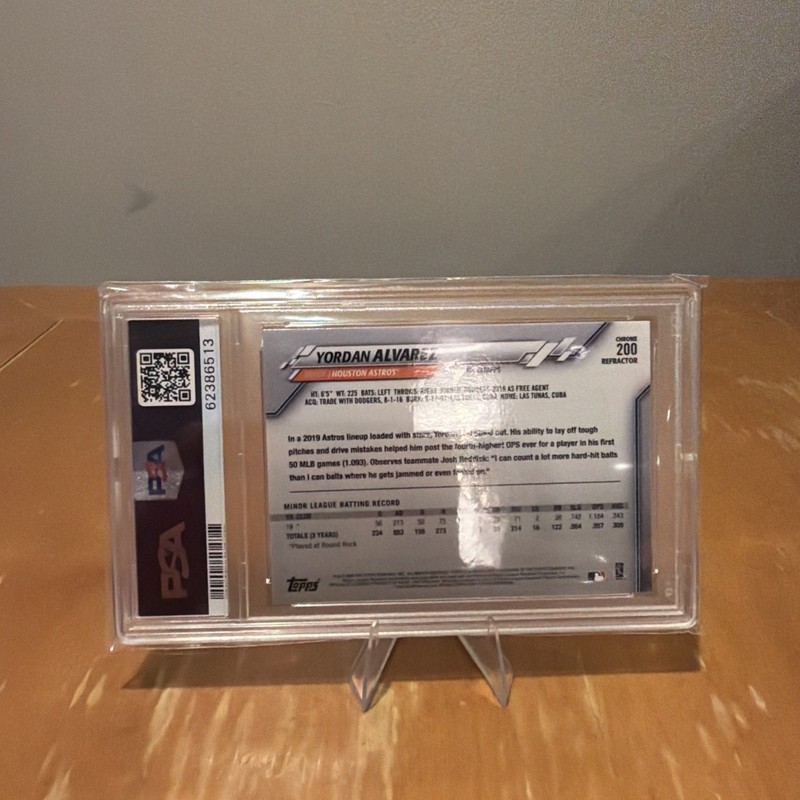2020 Topps Chrome - Yordan Alvarez #200 Refractor (RC) Psa 10 view 2