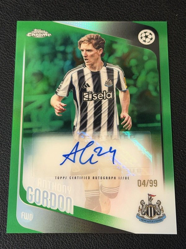 2025-26 Topps Chrome UCC Soccer Anthony Gordon Auto #/99 Green Newcastle view 2