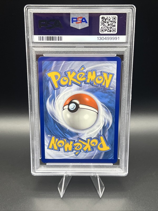 Pokemon - Pikachu V 043/185 - Vivid Voltage - PSA 9 Mint view 2