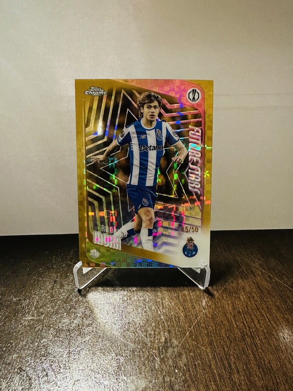 2025/26 Topps Chrome UEFA Future Stars Rodrigo Mora Gold Geometric Refractor /50