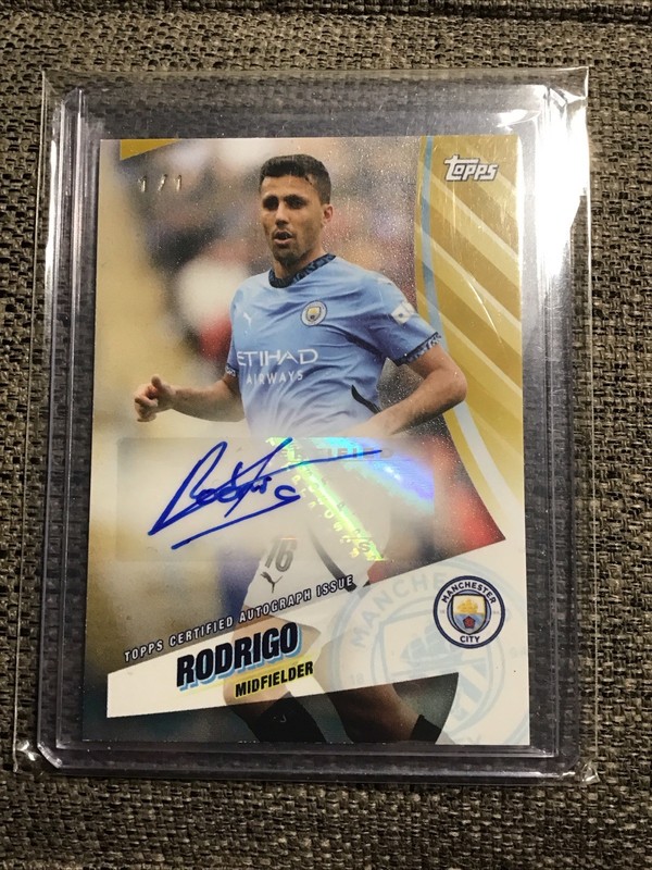 2024-25 Topps Blue Moon Manchester City Blue Auto Rodrigo 1/1