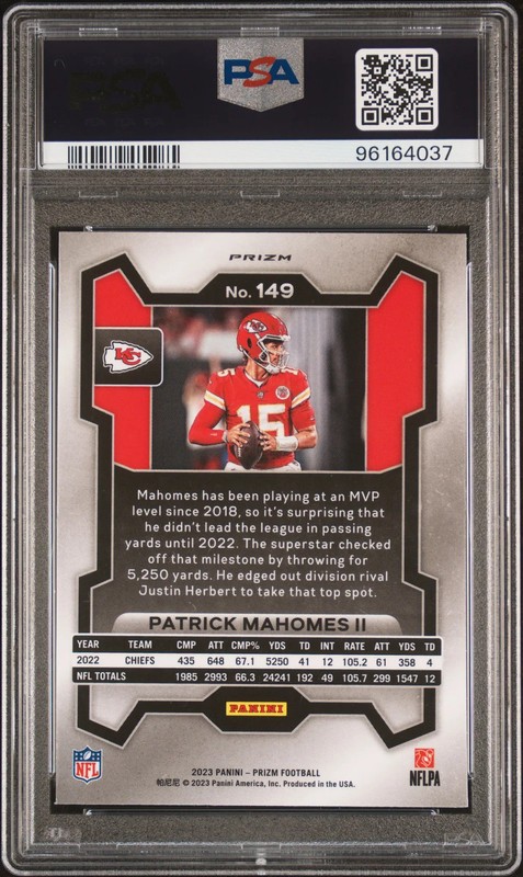 2023 Panini Prizm Patrick Mahomes II #149 Disco PSA 8 view 2
