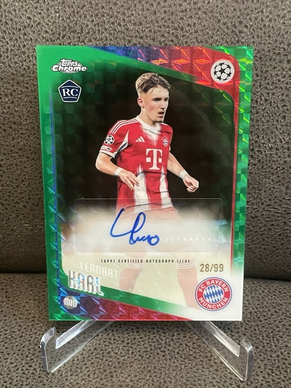 🔥Lennart Karl 2025-26 Topps Chrome UCC Rookie Green Geometric Refractor Auto