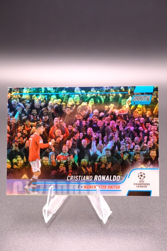 Cristiano Ronaldo Refractor 2021-22 Topps Stadium Club Chrome UCL