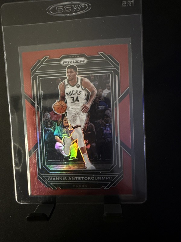 2022-23 Panini Prizm - Giannis Antetokounmpo #96 Red Prizm /299