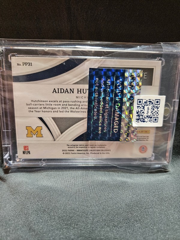 2022 Panin Immaculate Football Aidan Hutchinson Emerald Premier Patch Auto /5 view 2