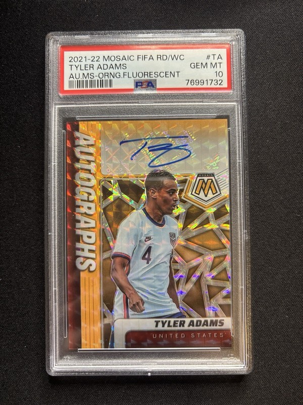 2021-22 Mosaic FIFA Tyler Adams Autograph Orange Fluorescent /50 Mosaic PSA 10
