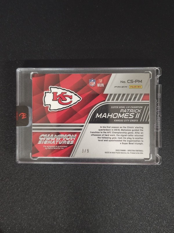 2022 Spectra Patrick Mahomes II Champion Signatures Green Scope Prizm Auto #/9 view 2
